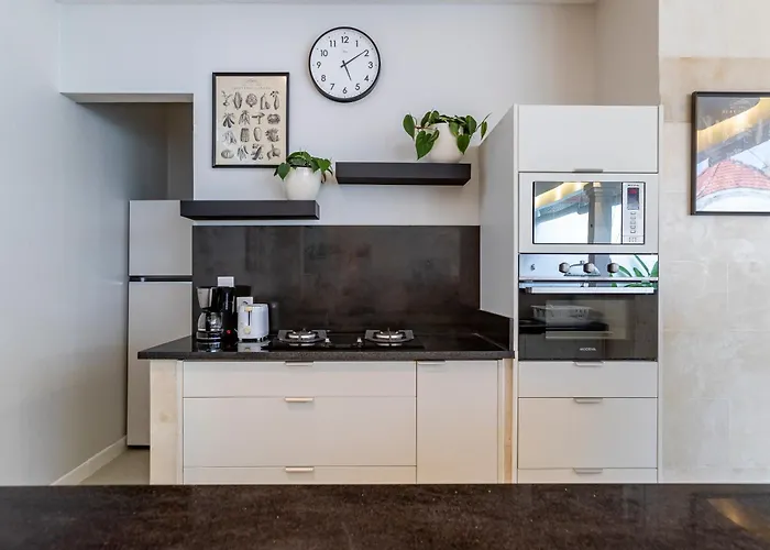 Elea - Bright & Modern 2br In With Private Pool And Sunset Rooftop ヴィラ スミニャック